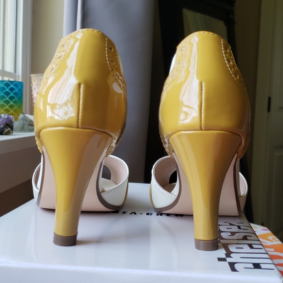 NIB - Brand new Mustard & Bone Godiva pump - Picture 3 of 11